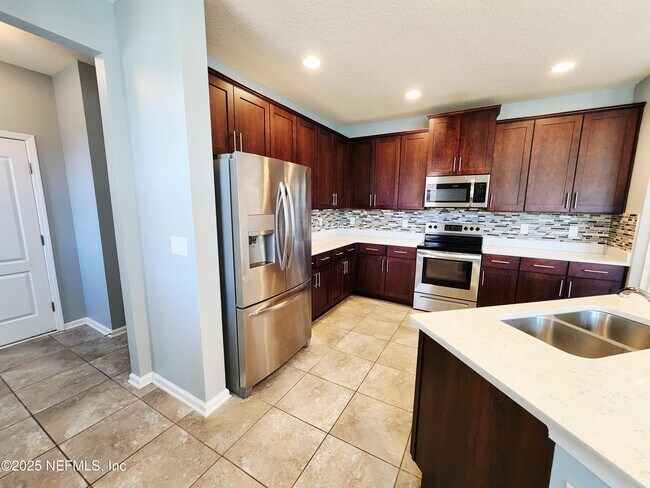 Building Photo - 99 Bush Pl