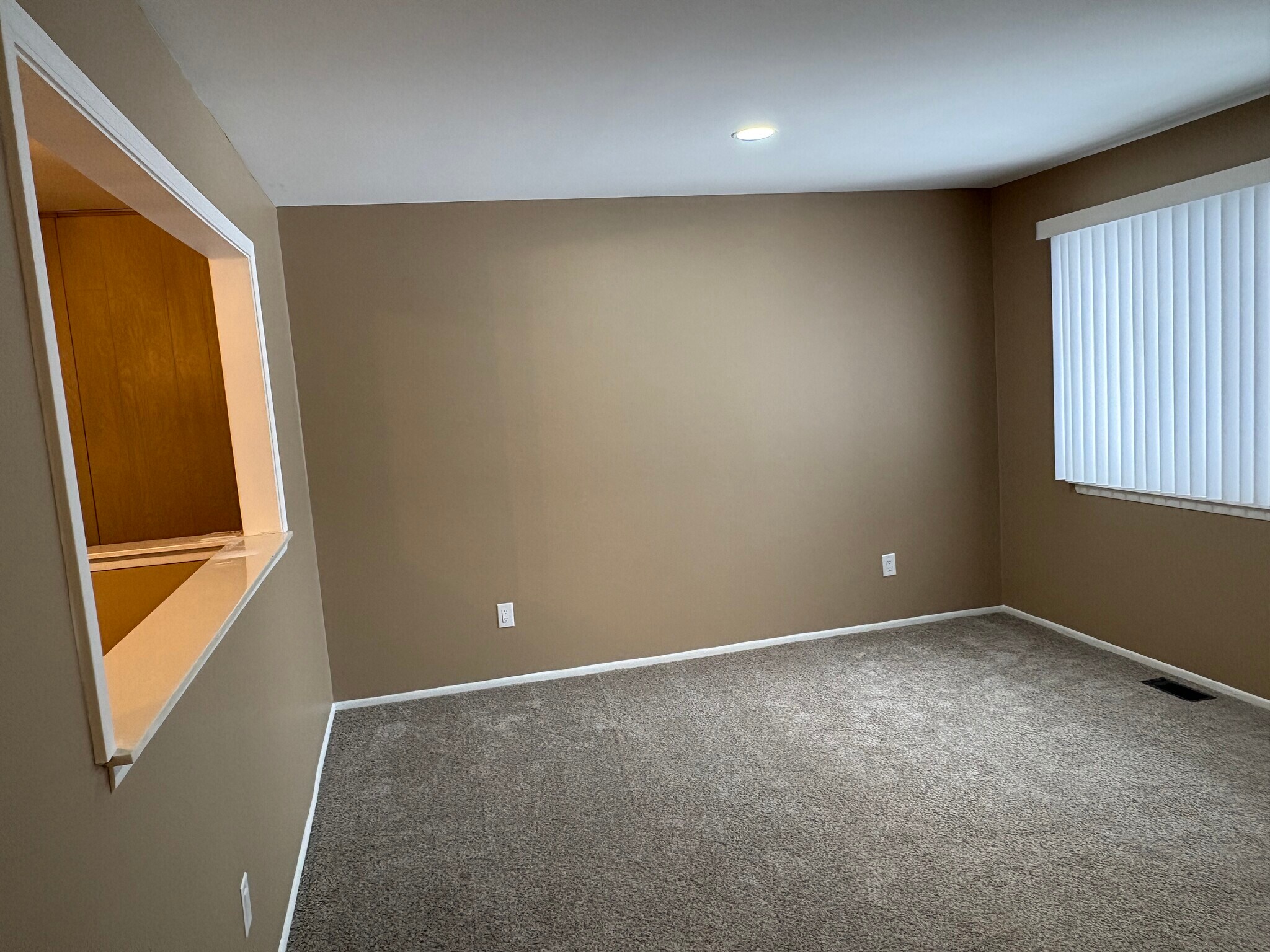 Building Photo - 35328 Lucinda Dr