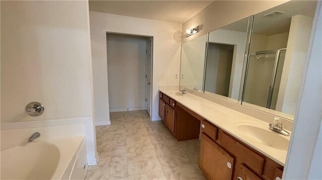 Building Photo - 2028 Ellison Way