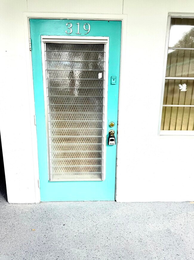 Building Photo - 319 Newport V