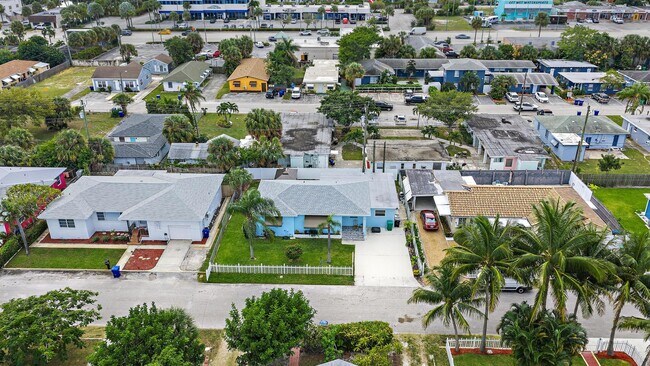 Primary Photo - 135 E 28th St