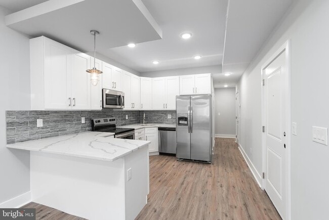 Building Photo - 1604 N 6th St