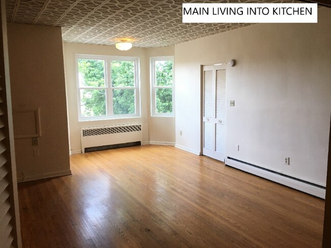 Building Photo - 933 St Paul St