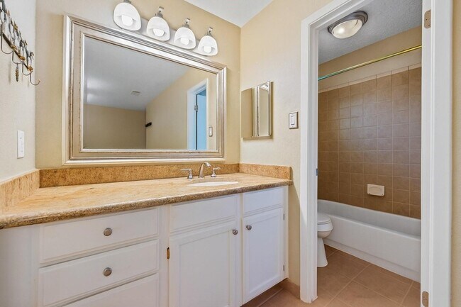 Building Photo - 19907 Lions Gate Dr