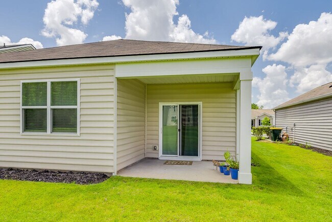 Building Photo - Stylish 4-Bed 2 Bath Ranch Home with Moder...