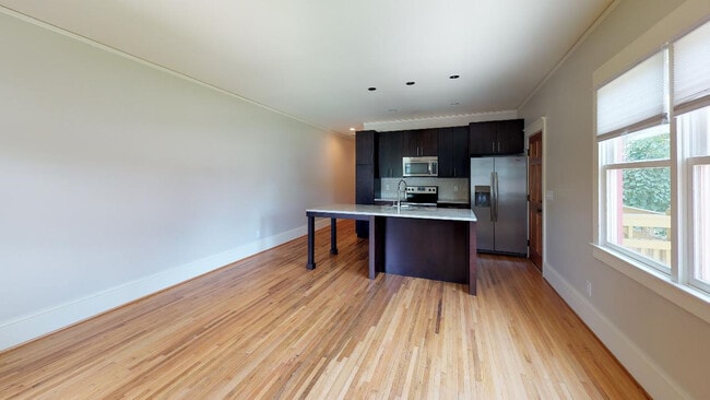 Building Photo - Beautiful Renovated Duplex in Wilmore!