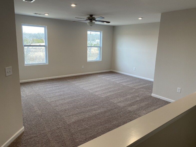 Building Photo - 4001 Jacobcrest Dr