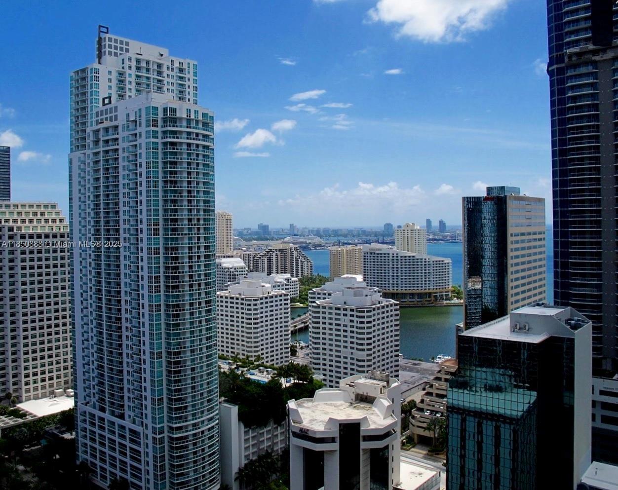 Building Photo - 1050 Brickell Ave