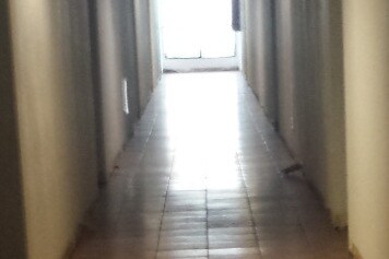 Entry hallway - 2820 S Bartell Dr
