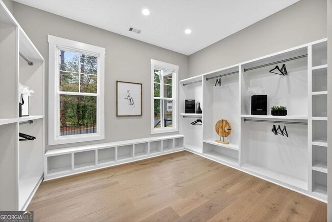 Building Photo - 6651 Malvin Dr