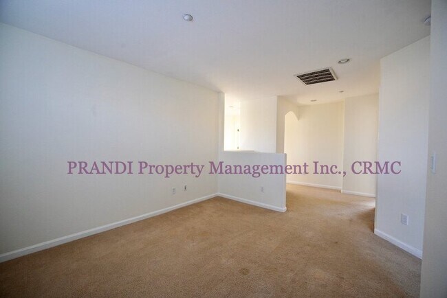 Building Photo - 14 Pizarro Ave
