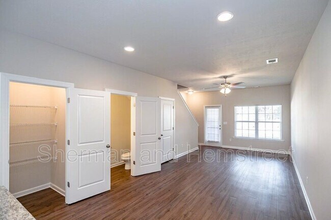 Building Photo - 1202 Joiner Cir