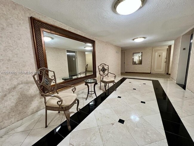 Building Photo - 2030 S Ocean Dr