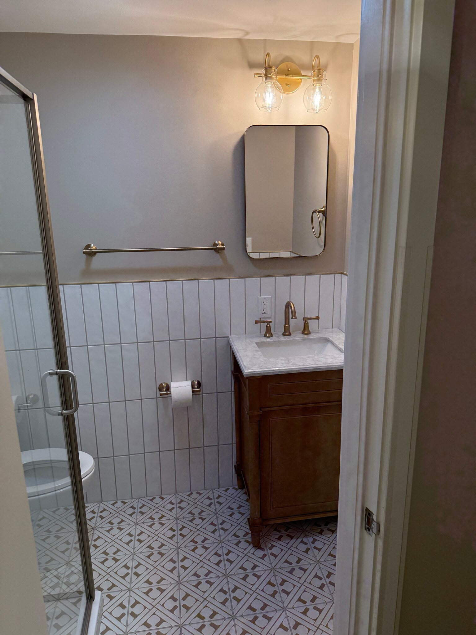 Building Photo - 101 41st St