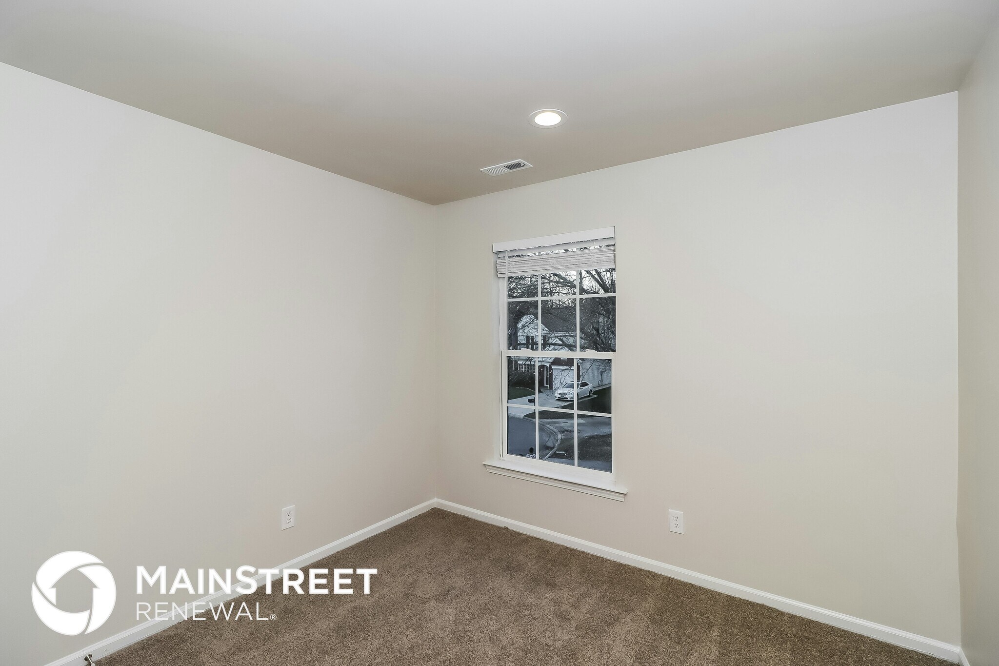 Building Photo - 2413 Sawyer Dr