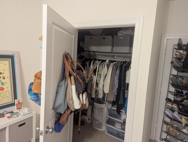 Building Photo - Luxury Condo-Gated Community - James Islan...