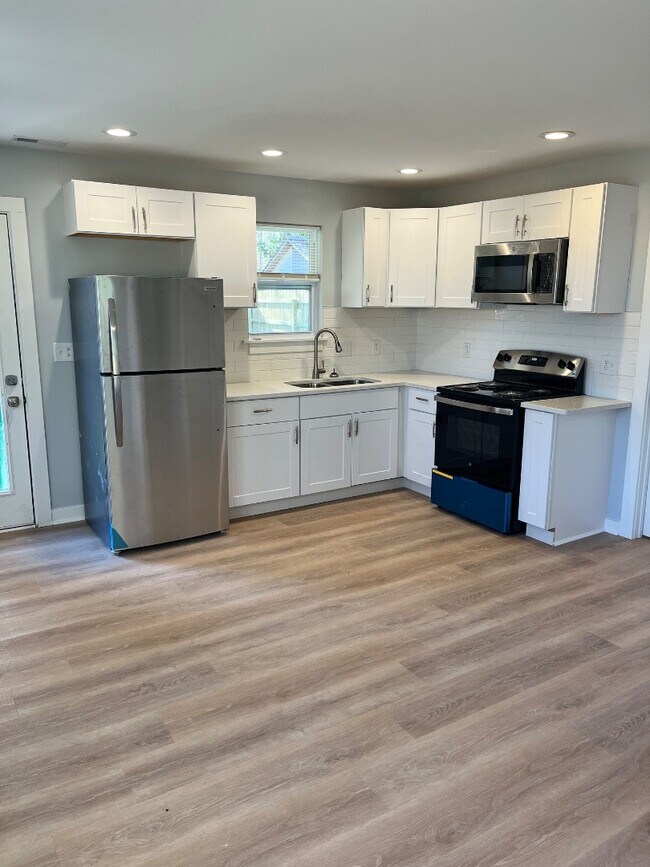 Building Photo - 1817 Newcastle St