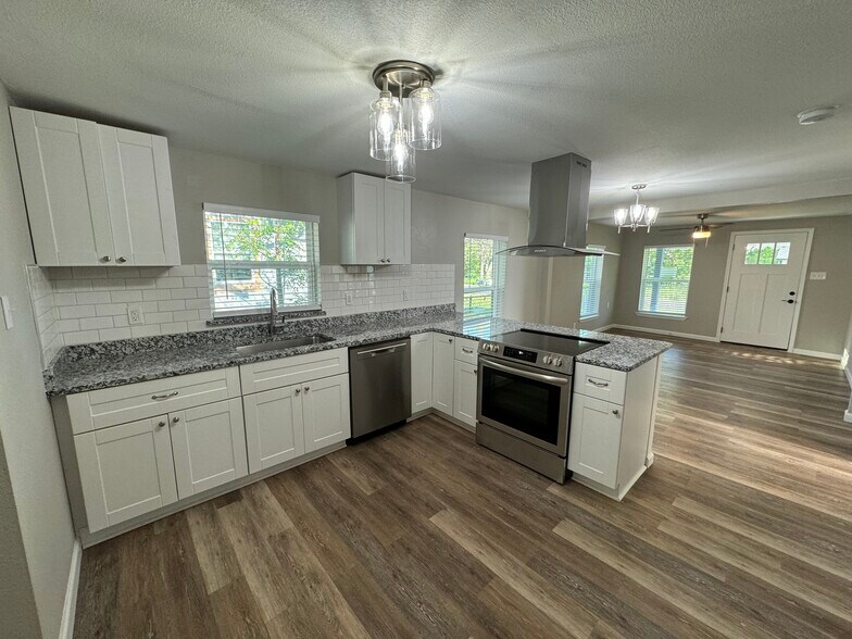 Building Photo - 1210 Southey St