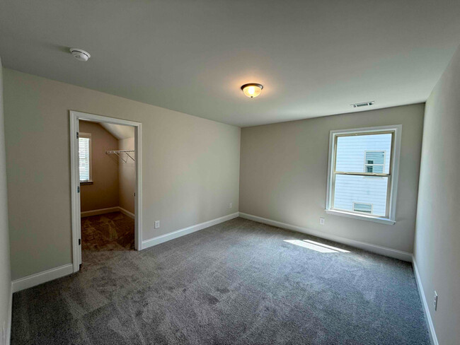 Building Photo - 3338 Sir Gregory Manor NW