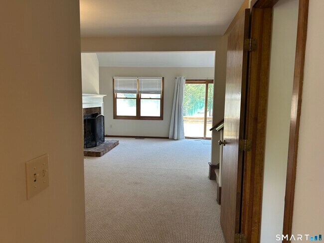 Building Photo - 17 Eagle Rock Cir