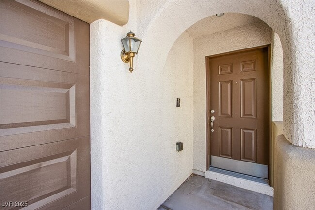 Building Photo - 5863 W Baroque Gold Ct