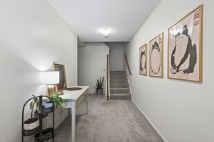 Building Photo - 631 Woodduck Dr