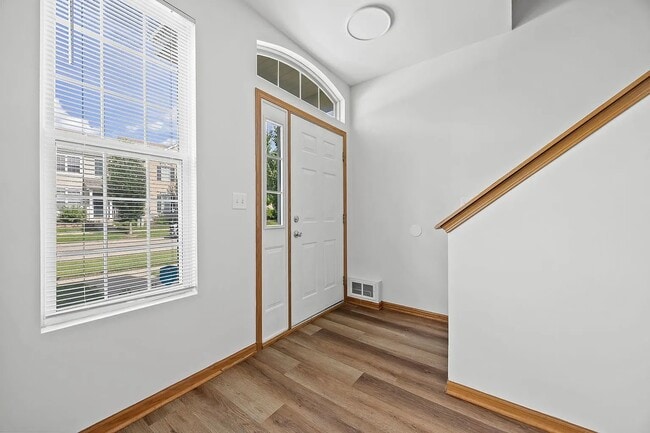 Building Photo - 262 Springbrook Trl S