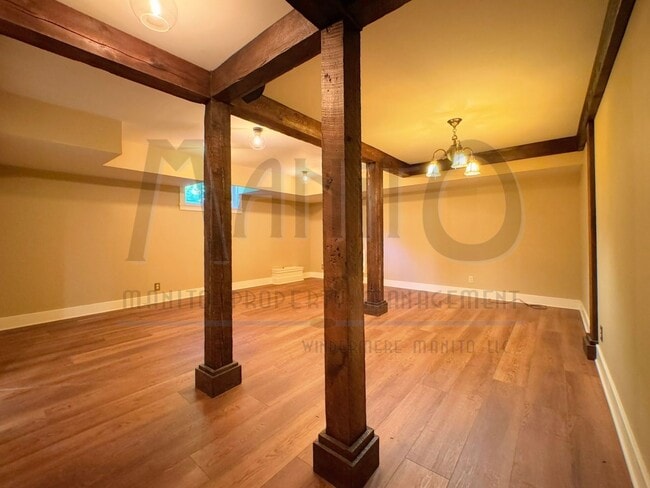 Building Photo - South Hill Swank