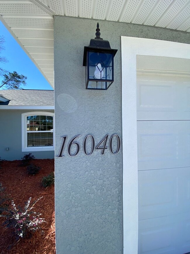 Building Photo - Custom Home - Desirable SW Ocala Neighborh...