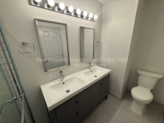 Building Photo - 1 Haverford Point