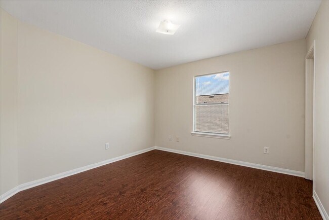 Building Photo - 6023 Barany Ct