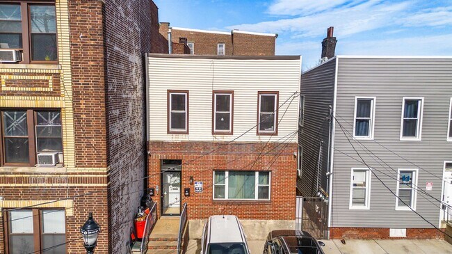 Building Photo - 2903 Central Ave