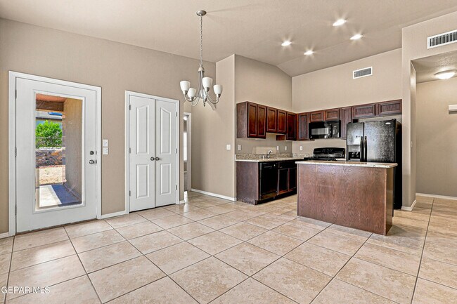 Building Photo - 7008 Faxon Dr