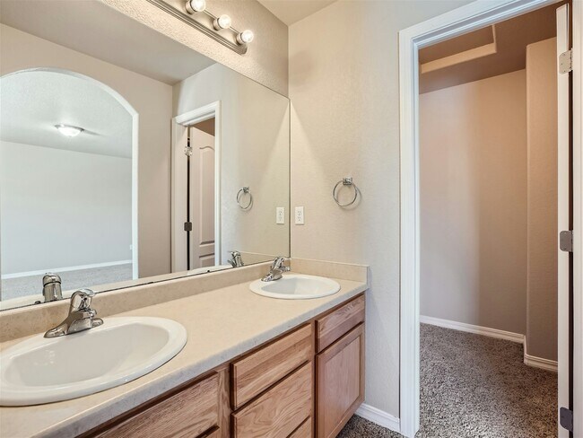 Building Photo - 11530 Hibiscus Ln