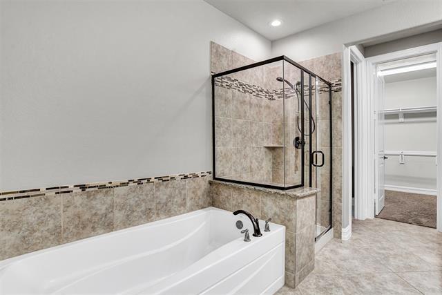 Building Photo - 4817 Bayview Dr