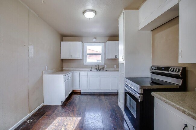 Building Photo - 3 Bedroom 1 bath in the Heart of Lubbock!