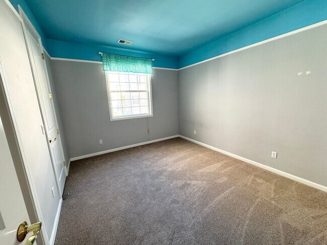 Building Photo - Perfect Shape Dublin Ranch Village Propert...