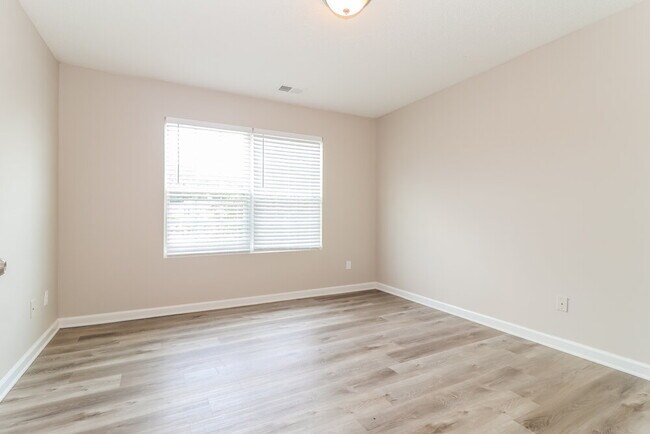 Building Photo - 81 Middlebrook Dr