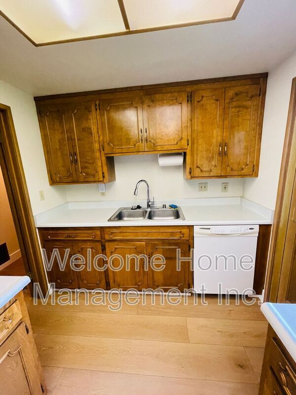 Building Photo - 3945 Euclid Ave