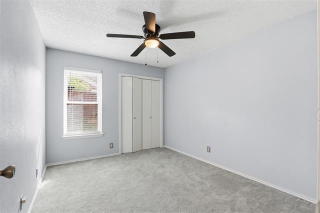 Building Photo - 1611 Willow Ln