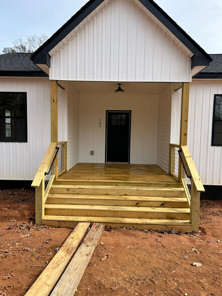 Building Photo - 145 Highland Hills Dr