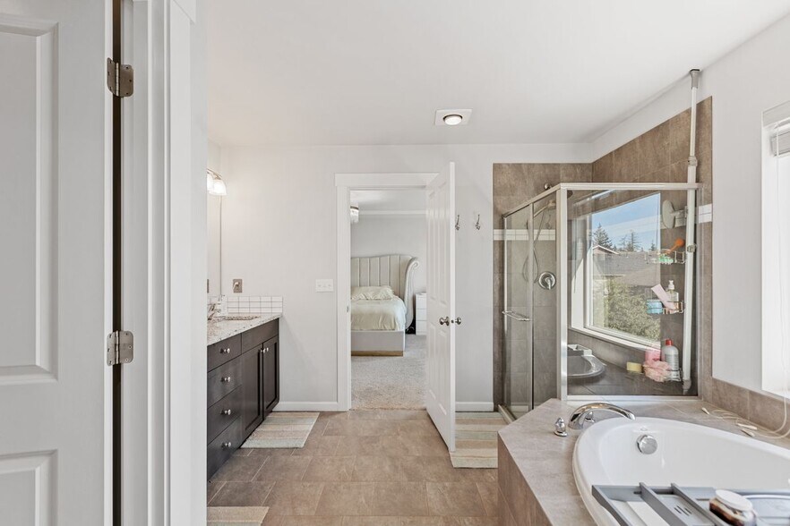 Building Photo - 9798 15th St SE