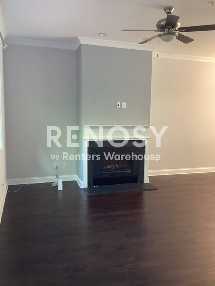 Building Photo - 2422 Tenor Ln