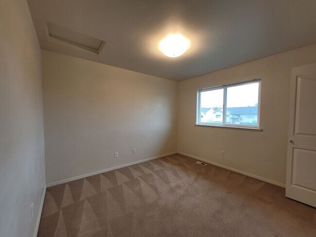 Building Photo - 1601 Waterwood Cir