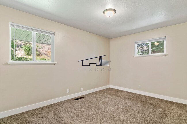 Building Photo - Updated 3 Bedroom Home in Ogden Utah!