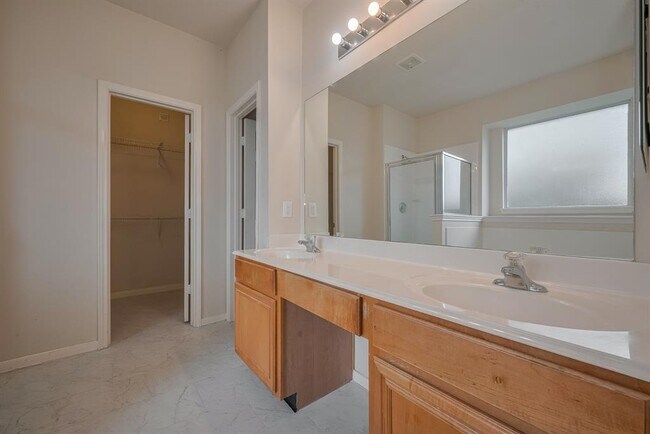 Building Photo - 155 Rodeo Dr