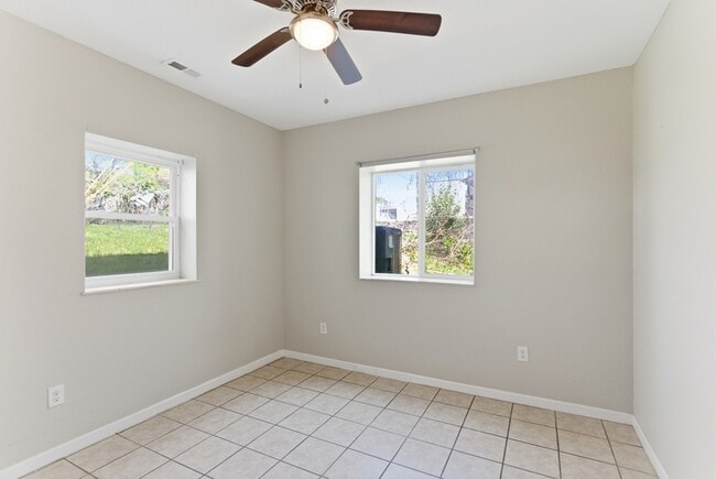 Building Photo - 3300-3374 Valley View Drive - 3332