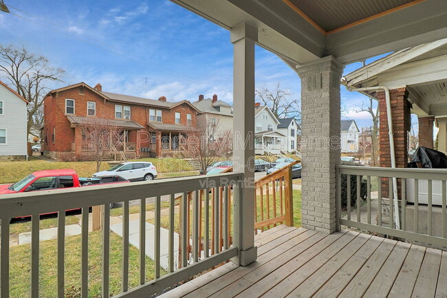 Building Photo - 614 Lilley Ave