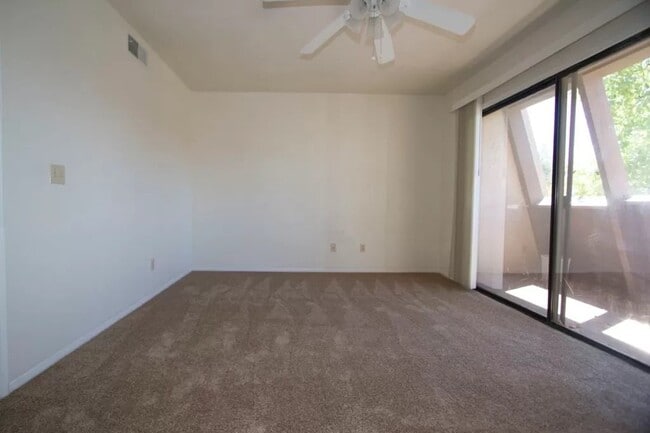 Building Photo - 3-Bedroom Tempe Condo with 2.5 bathrooms -...