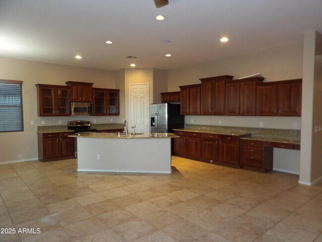 Building Photo - 17976 W Paseo Way